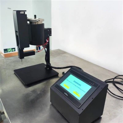 Ce caracteristici de siguranță are o mașină de acoperire automată?